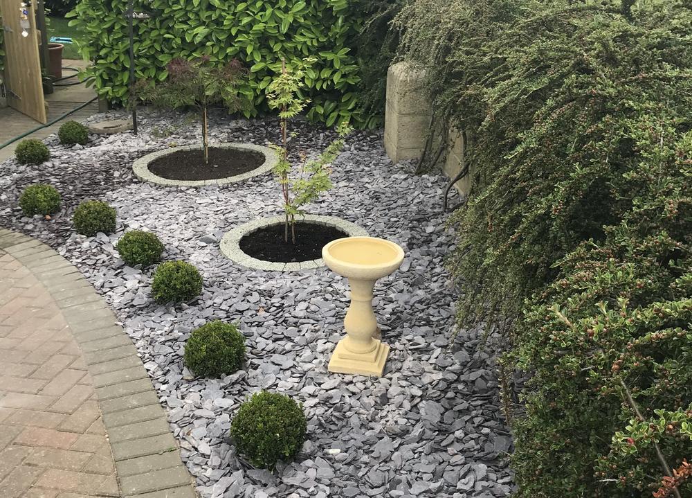 Stones for deals flower beds